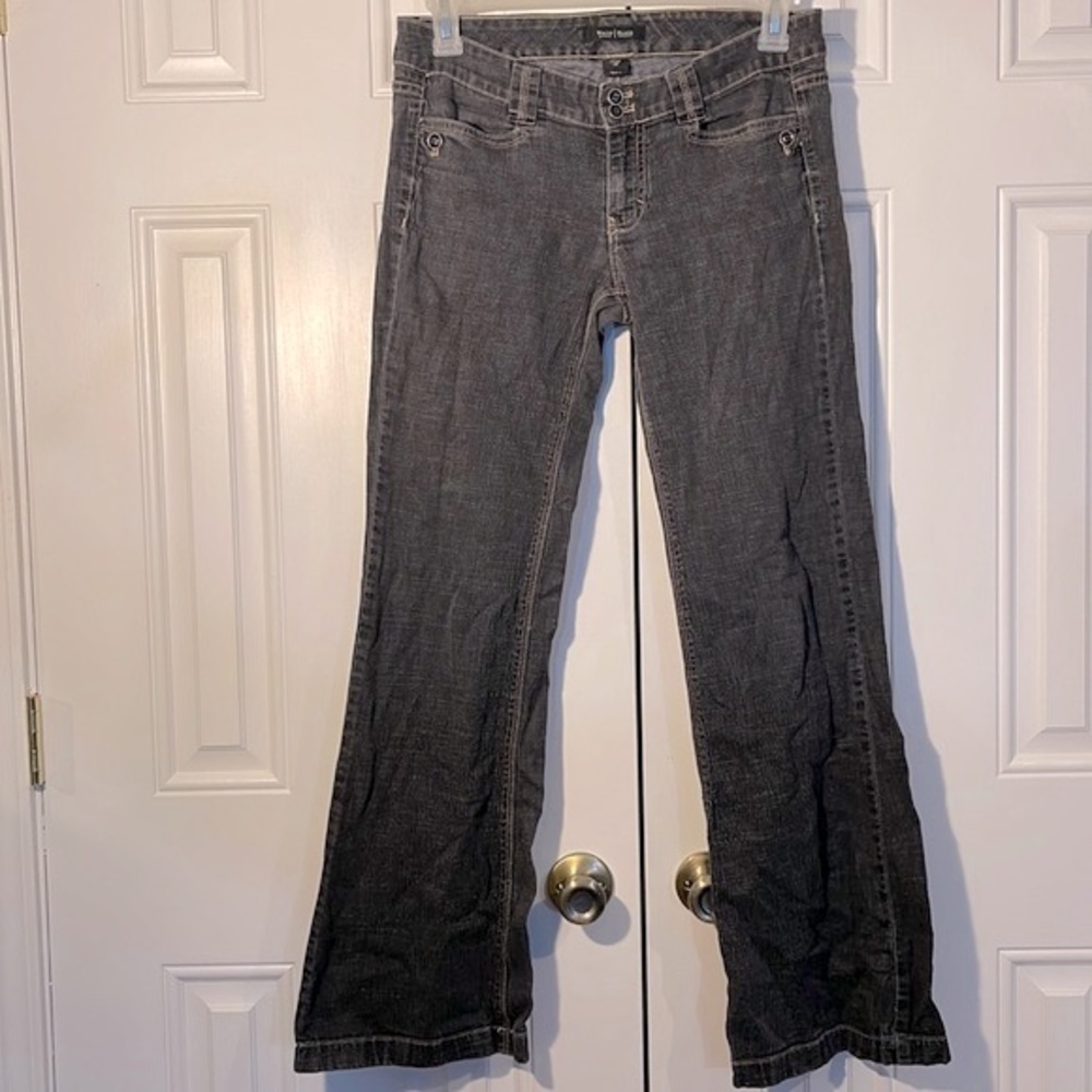 White House | Black Market • 4R jean